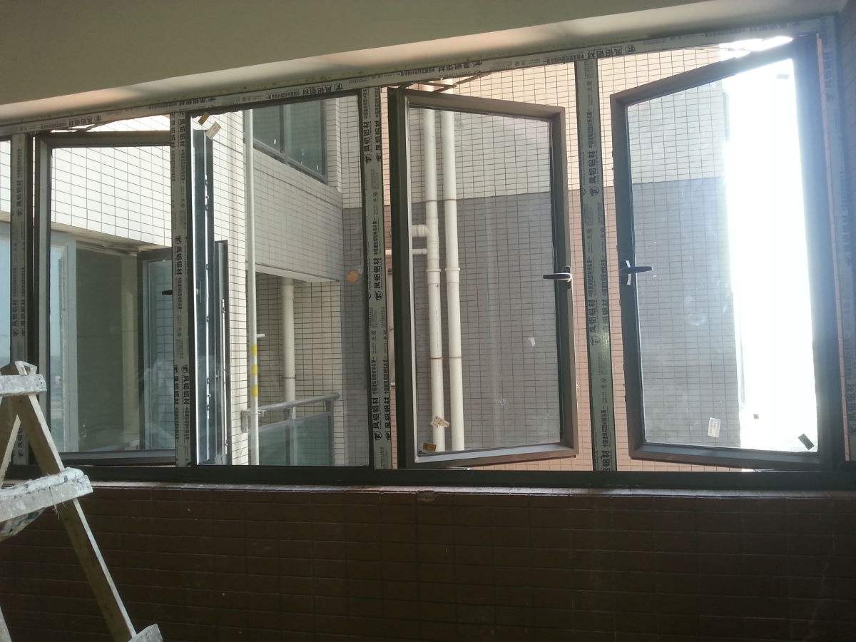 铝合金门窗材质送检是以多少为一批